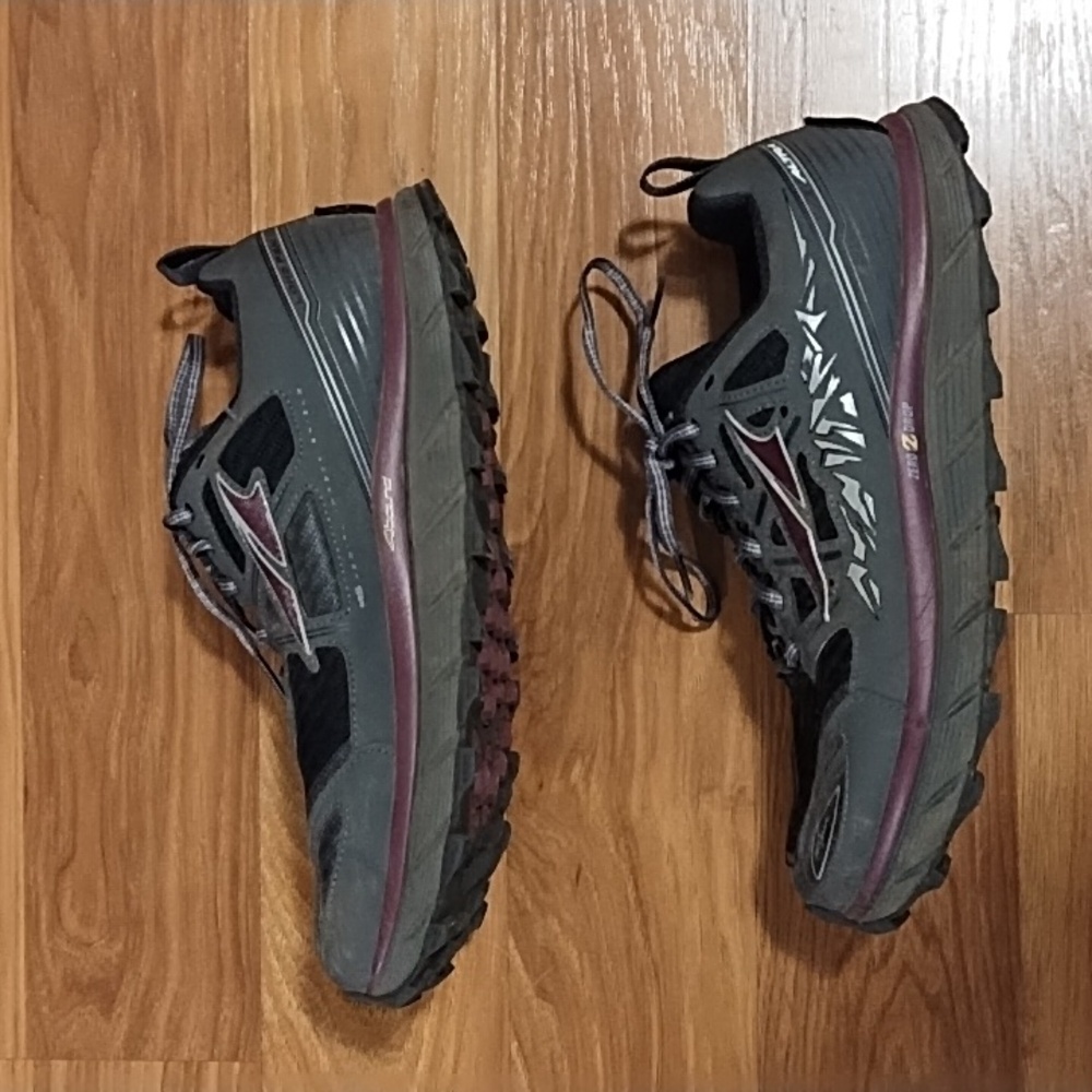 Altra Lone Peak Trail Runners Women's Size 10.5